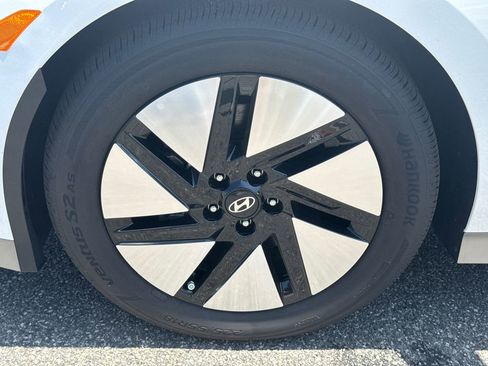 New 2025 Hyundai Ioniq 6 SEL RWD image 11