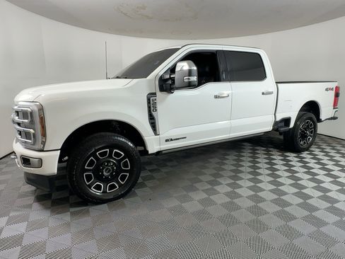 Used 2024 Ford F250 Platinum image 18