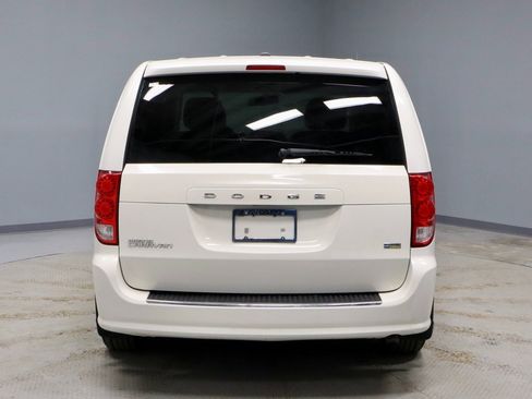 Used 2012 Dodge Grand Caravan SE image 8