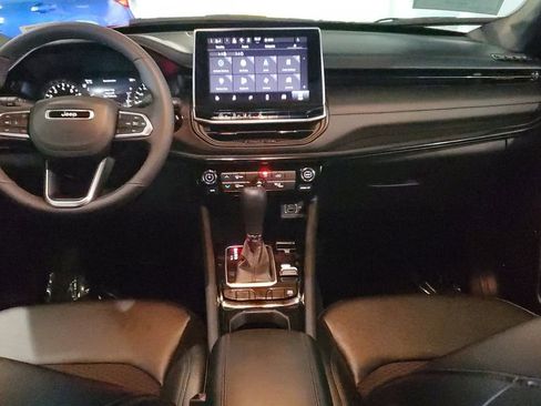 Used 2025 Jeep Compass Latitude w/ Altitude Special Edition image 11