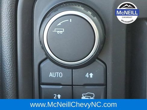 Used 2022 Chevrolet Silverado 1500 Custom image 24