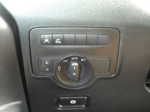 Used 2023 Mercedes-Benz Metris Passenger image 35