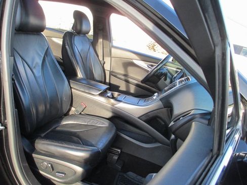 Used 2017 Lincoln MKX Reserve image 19