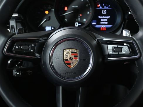 Used 2026 Porsche Macan AWD/4WD image 19