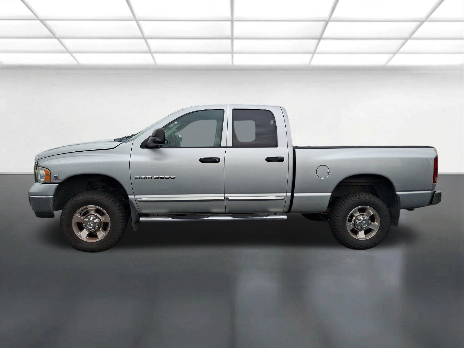 Used 2005 Dodge Ram 2500 Truck SLT AWD/4WD image 2