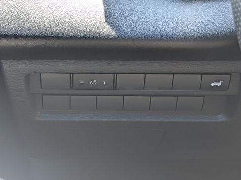 Used 2025 Mitsubishi Outlander SE FWD image 18