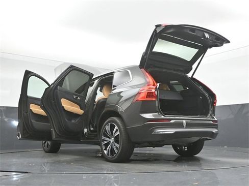 Used 2022 Volvo XC60 B5 Inscription w/ Protection Package Premier image 55