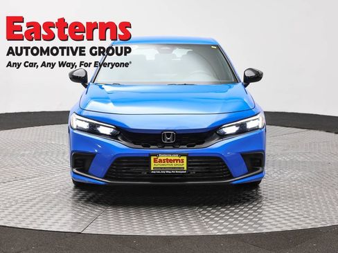 Used 2022 Honda Civic Sport image 2