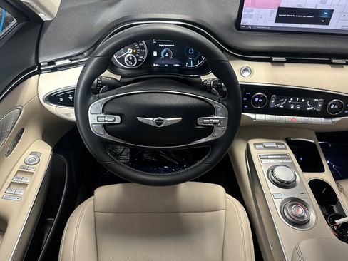 Used 2023 Genesis GV70 2.5T w/ Select Package image 15
