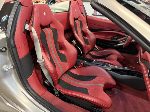 Used 2021 Ferrari F8 Tributo image 36