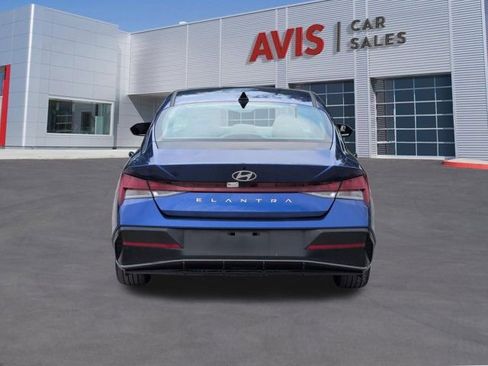 Used 2025 Hyundai Elantra SEL FWD image 7