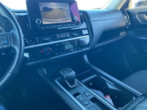 Used 2025 Nissan Pathfinder SV image 45