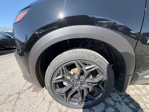 New 2026 Nissan Kicks SR w/ SR Premium Package AWD/4WD image 10