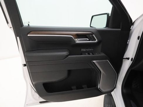 Used 2024 Chevrolet Silverado 1500 High Country w/ Technology Package image 7