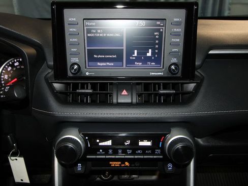 Used 2022 Toyota RAV4 LE image 12