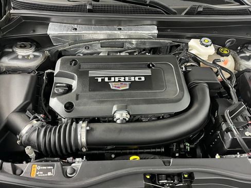 Used 2024 Cadillac XT4 Premium Luxury image 33