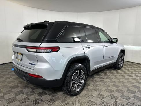 Used 2023 Jeep Grand Cherokee Trailhawk w/ Luxury Tech Group III AWD/4WD image 3