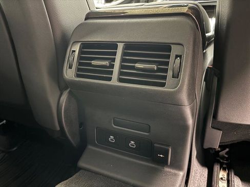 Used 2025 Land Rover Range Rover Velar Dynamic SE image 37