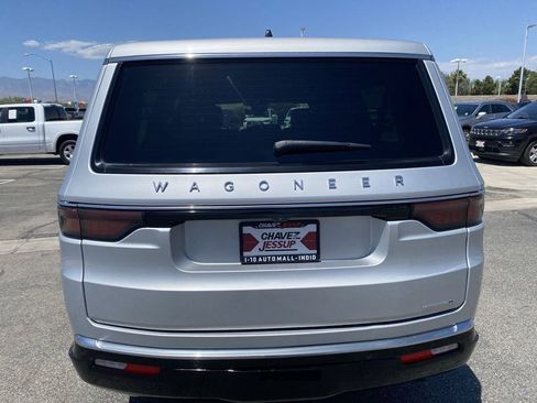 Used 2024 Jeep Wagoneer L Series II w/ Flexible Seating Group AWD/4WD image 32