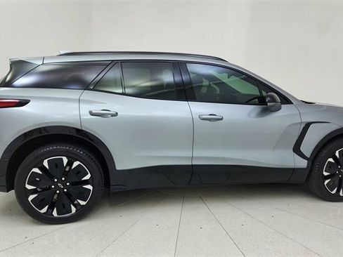 Used 2025 Chevrolet Blazer EV RS image 6