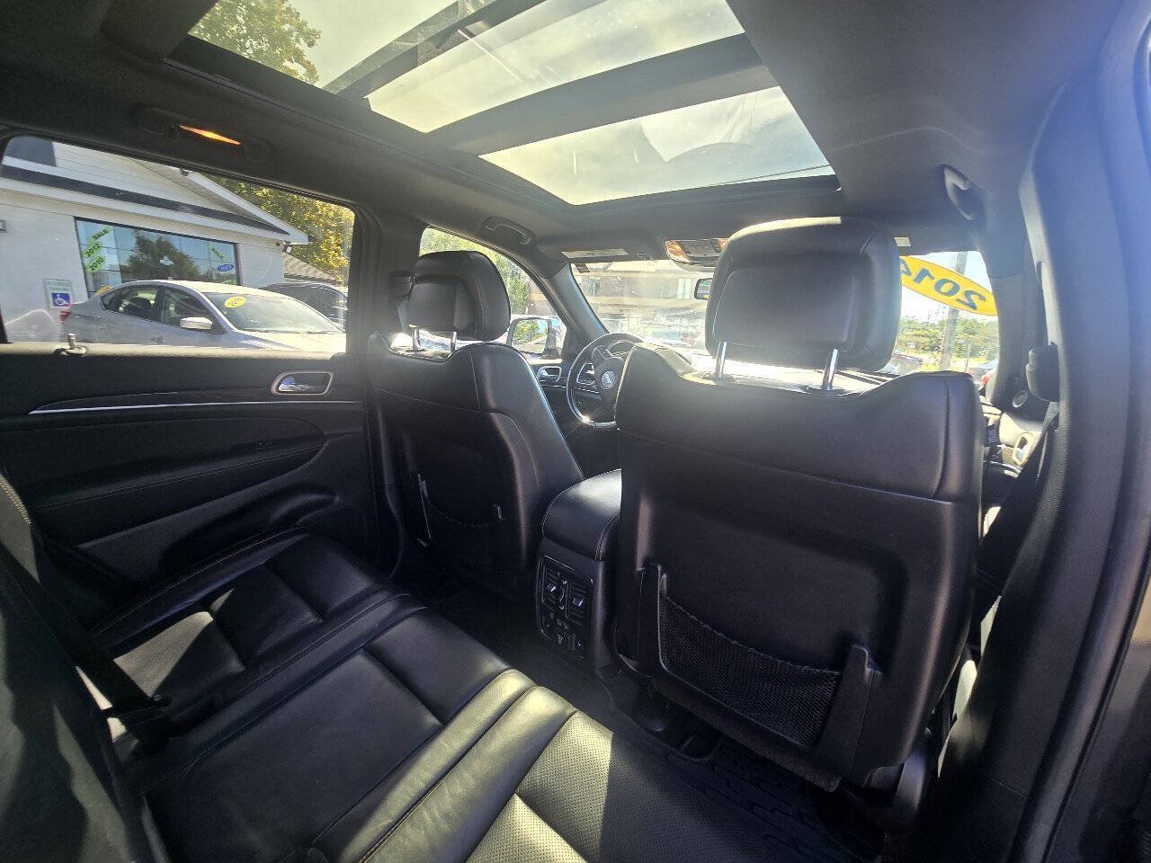 Used 2014 Jeep Grand Cherokee Overland w/ Advanced Technology Group AWD/4WD image 43