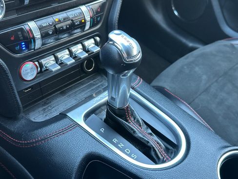 Used 2019 Ford Mustang GT Premium w/ Equipment Group 401A RWD image 32