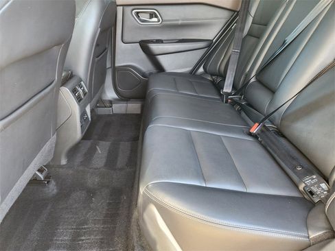 Used 2021 Nissan Rogue SL w/ Premium Package image 9