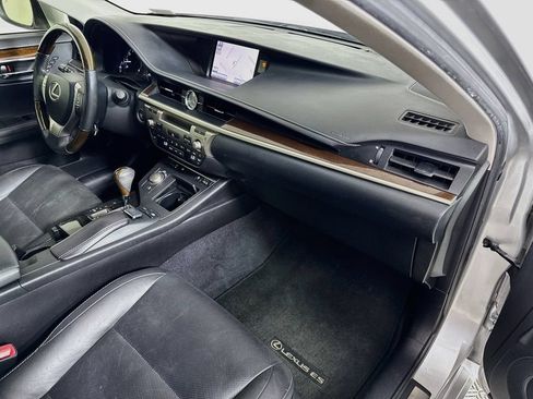 Used 2014 Lexus ES 350 w/ Luxury Package FWD image 31