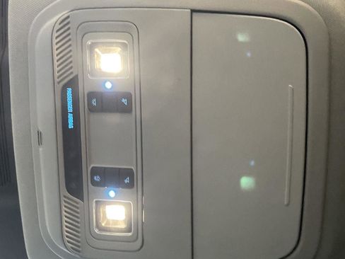 Used 2023 Ford Explorer XLT w/ Equipment Group 202A image 18