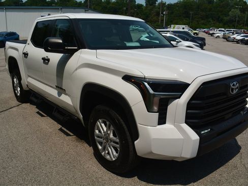 Used 2024 Toyota Tundra SR5 AWD/4WD image 4
