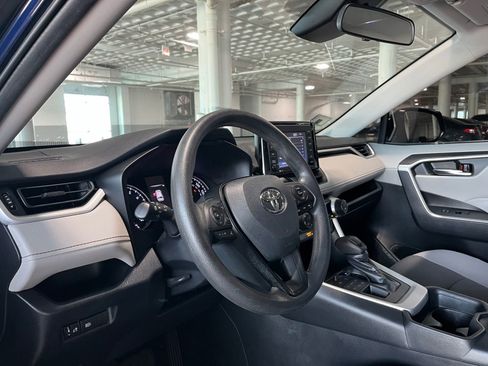 Used 2020 Toyota RAV4 XLE w/ All Weather Liner Package image 17