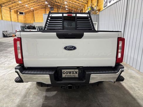 Used 2023 Ford F250 XL w/ FX4 Off-Road Package AWD/4WD image 8