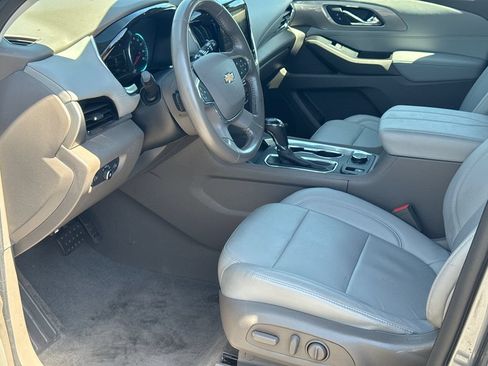 Used 2019 Chevrolet Traverse LT w/ LT Premium Package AWD/4WD image 9