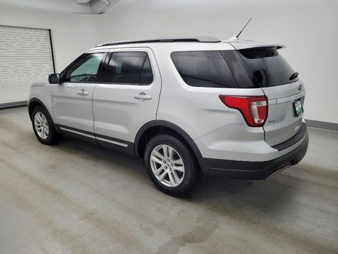 Used 2019 Ford Explorer XLT w/ Equipment Group 202A FWD image 3