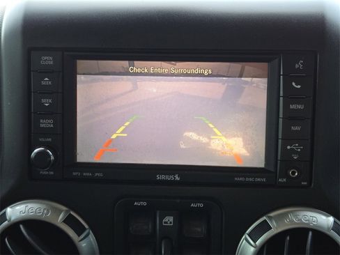 Used 2015 Jeep Wrangler Unlimited Rubicon image 13