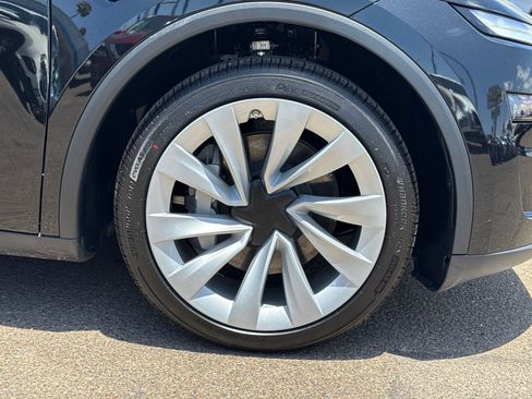 Used 2026 Tesla Model Y Long Range AWD/4WD image 5