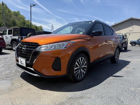 Used 2023 Nissan Kicks SV FWD image 4