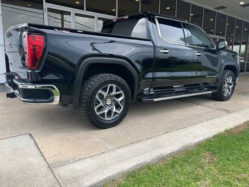 Used 2023 GMC Sierra 1500 SLT w/ SLT Premium Package AWD/4WD image 7