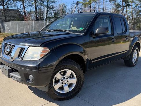 Used 2013 Nissan Frontier SV image 1