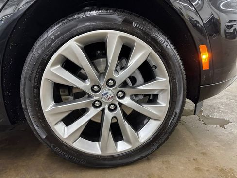 Used 2022 Buick Envision Avenir w/ Technology Package II FWD image 34