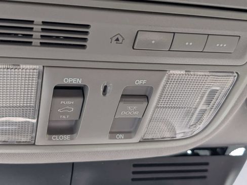 Used 2017 Honda CR-V Touring image 30