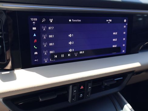 Certified 2025 Porsche Macan 4 Electric AWD/4WD image 16