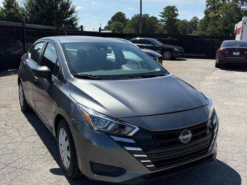 Used 2023 Nissan Versa S w/ Trunk Package FWD image 3