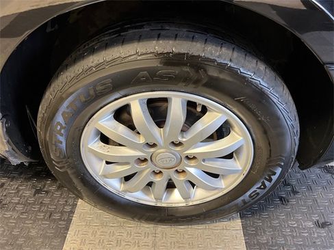 Used 2012 Kia Sedona EX w/ Luxury Pkg image 10