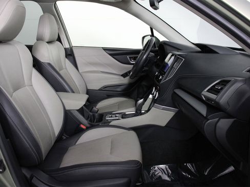 Used 2020 Subaru Forester Limited image 32