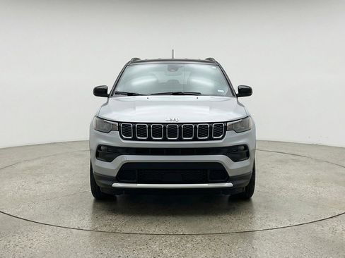 Used 2025 Jeep Compass Limited AWD/4WD image 2