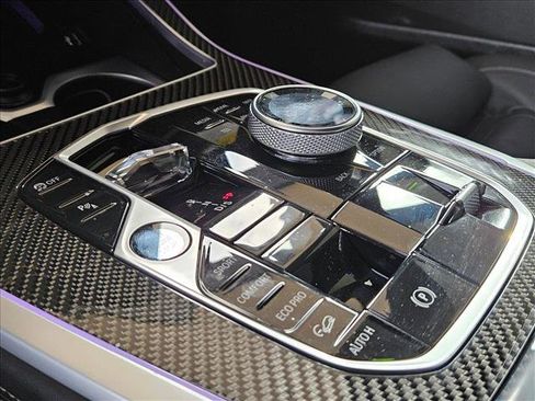 Used 2025 BMW X7 M60i image 12