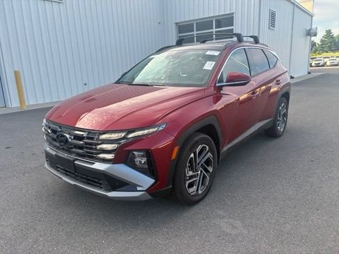 Used 2025 Hyundai Tucson Limited AWD/4WD image 3