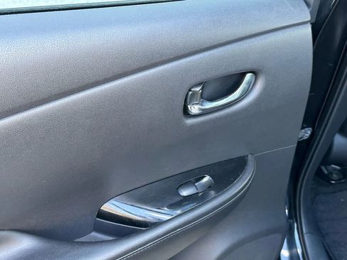 Used 2015 Nissan Leaf SL w/ Premium Package image 16