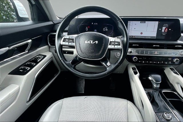 Certified 2023 Kia Telluride S w/ S Sunroof Package AWD/4WD image 8